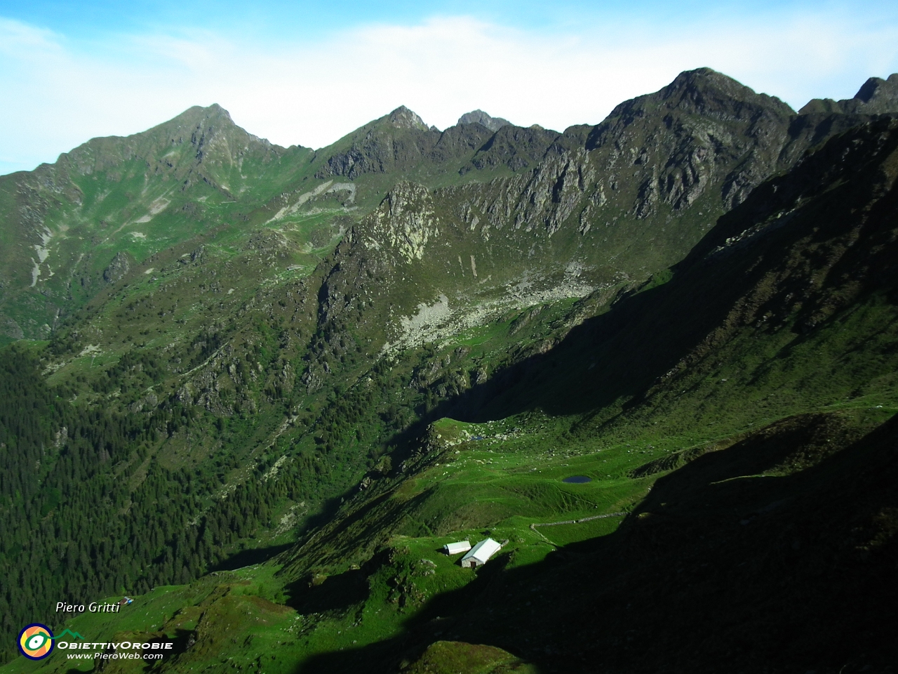 19 vista a ovest verso Azzarini e Azzaredo....JPG